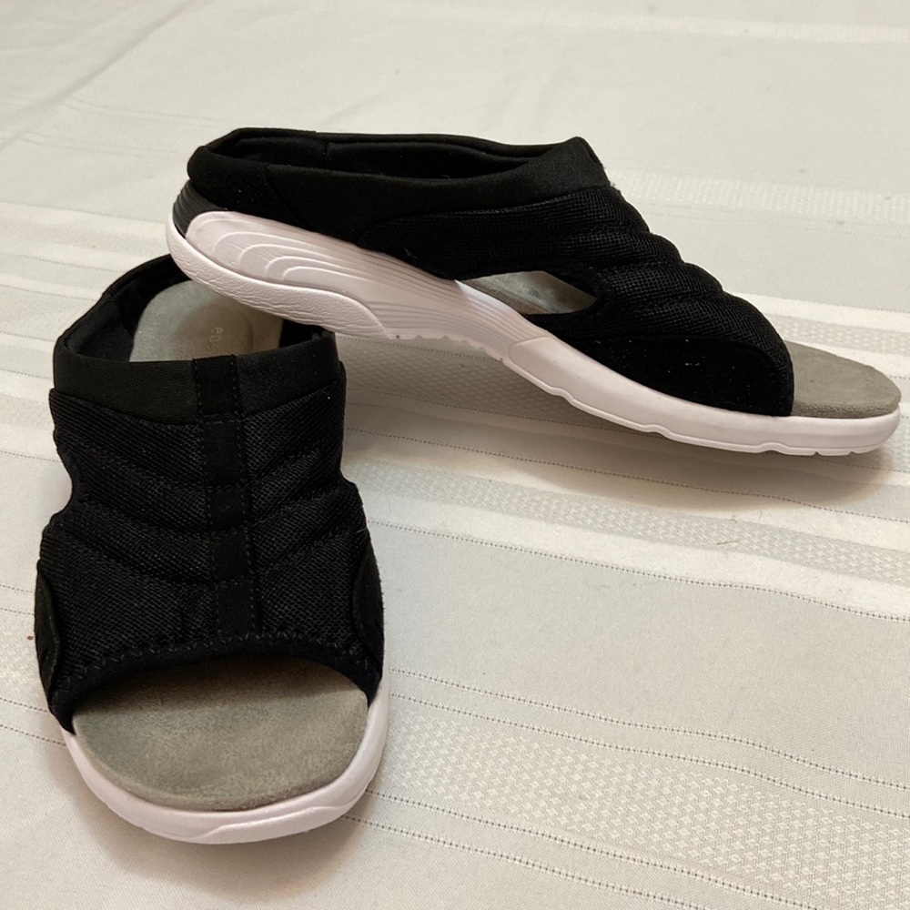 Easy Spirit Womens Light Weight Setraciee2 Mule Slide Black Sandals EUC size 8.5